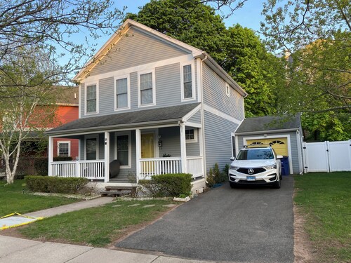  3-bedroom house  just walking distance from Yale and Downtown