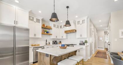 Comfort & Charm Near Freeman Park-Downtown- INL