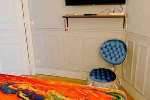 Room - Champs Elysees Charming (2 Bedrooms and 1 Living Room) (Paris)