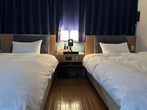 2 bedrooms, desk, free WiFi, bed sheets