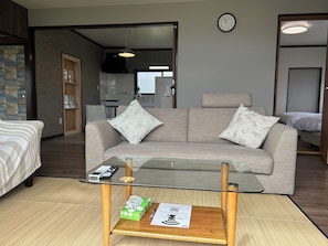 2 soverom, skrivebord, wi-fi (inkludert) og sengetøy