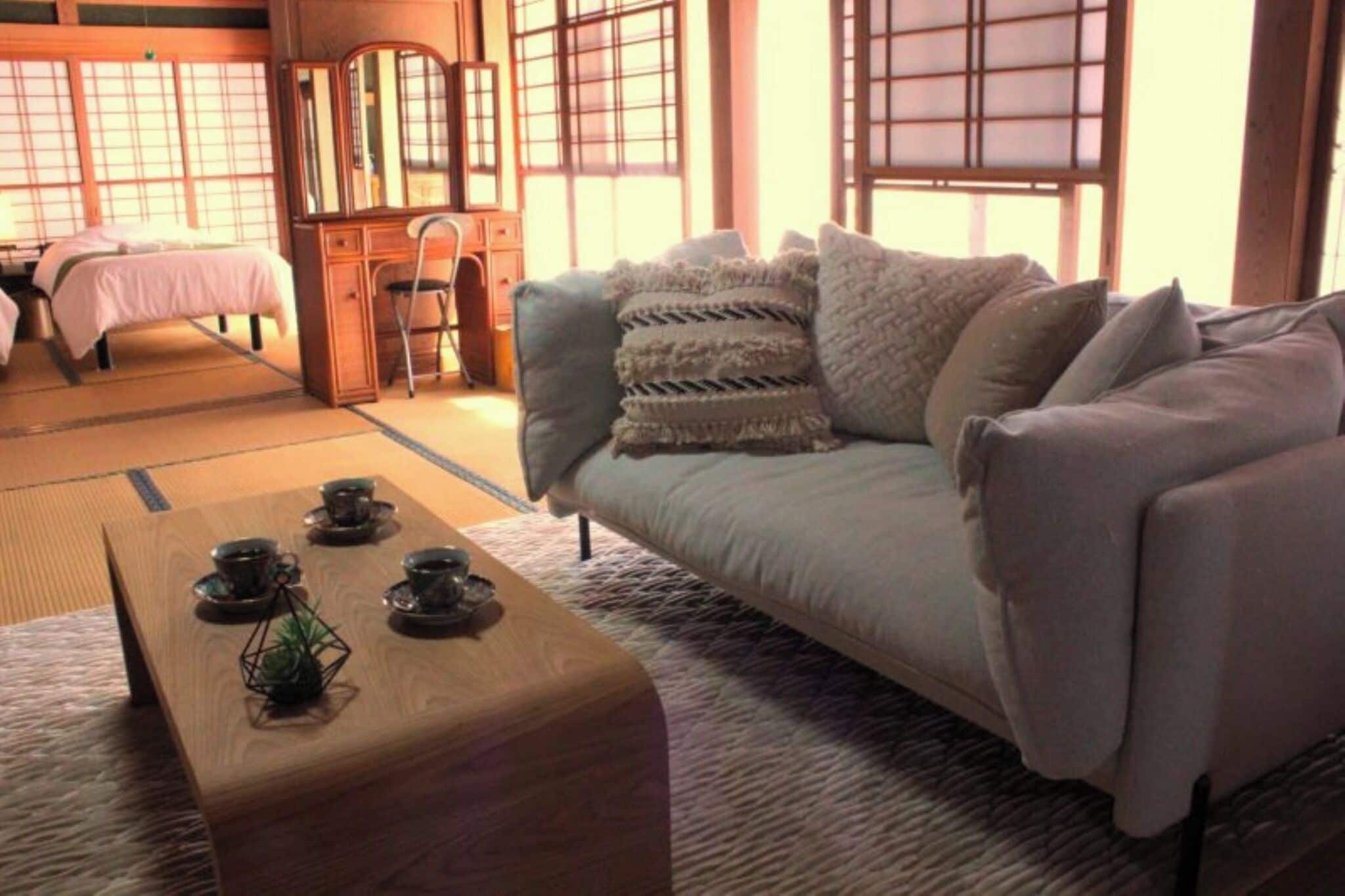 3 多间卧室、免费 WiFi、床单