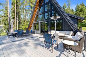 Outdoor dining - Lake Views At Rockford Bay - The CDA-frame (Coeur d`Alene)