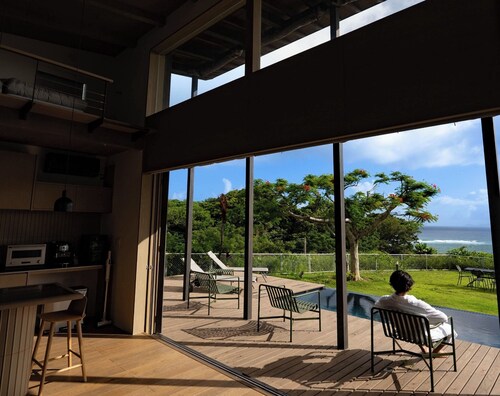 Building B  Entire building available for rentAmami OshimaOcean viewLuxury villaPrivate sauna8 / Amami Kagoshima