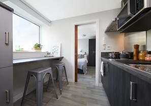 Apartment, 2 Bedrooms, Non Smoking | Private kitchen