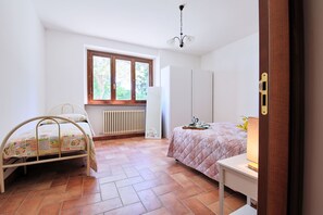 4 Schlafzimmer, Bügeleisen/Bügelbrett, WLAN