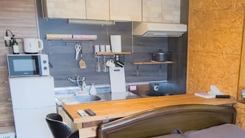 雪櫃、微波爐、爐具、廚房用具/餐具/器皿
