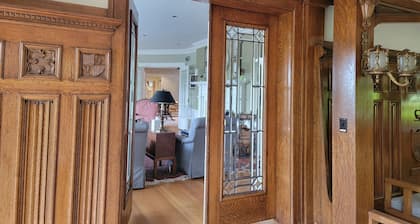 Shaughnessy Heritage Manor on Vancouver's Westside (Daily housekeeping included)