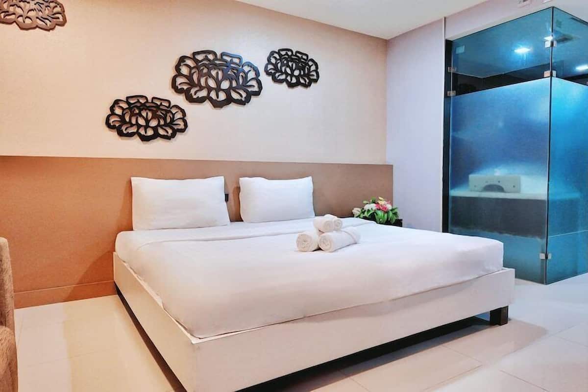 In-room safe, laptop workspace, blackout curtains, soundproofing