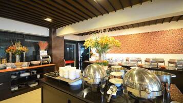 Daily continental breakfast (THB 250 per person)