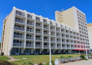 Exterior - Ocean Sands 1 BR 1BA Oceanfront with Balcony. Free Extras: All FEES INCLUDED (Virginia Beach)