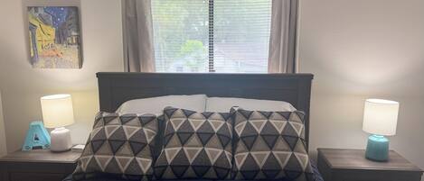 2 soverom, strykejern/-brett, wi-fi og sengetøy