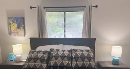 Spacious 2-bedroom townhouse-style apartment located in the center of Dothan.