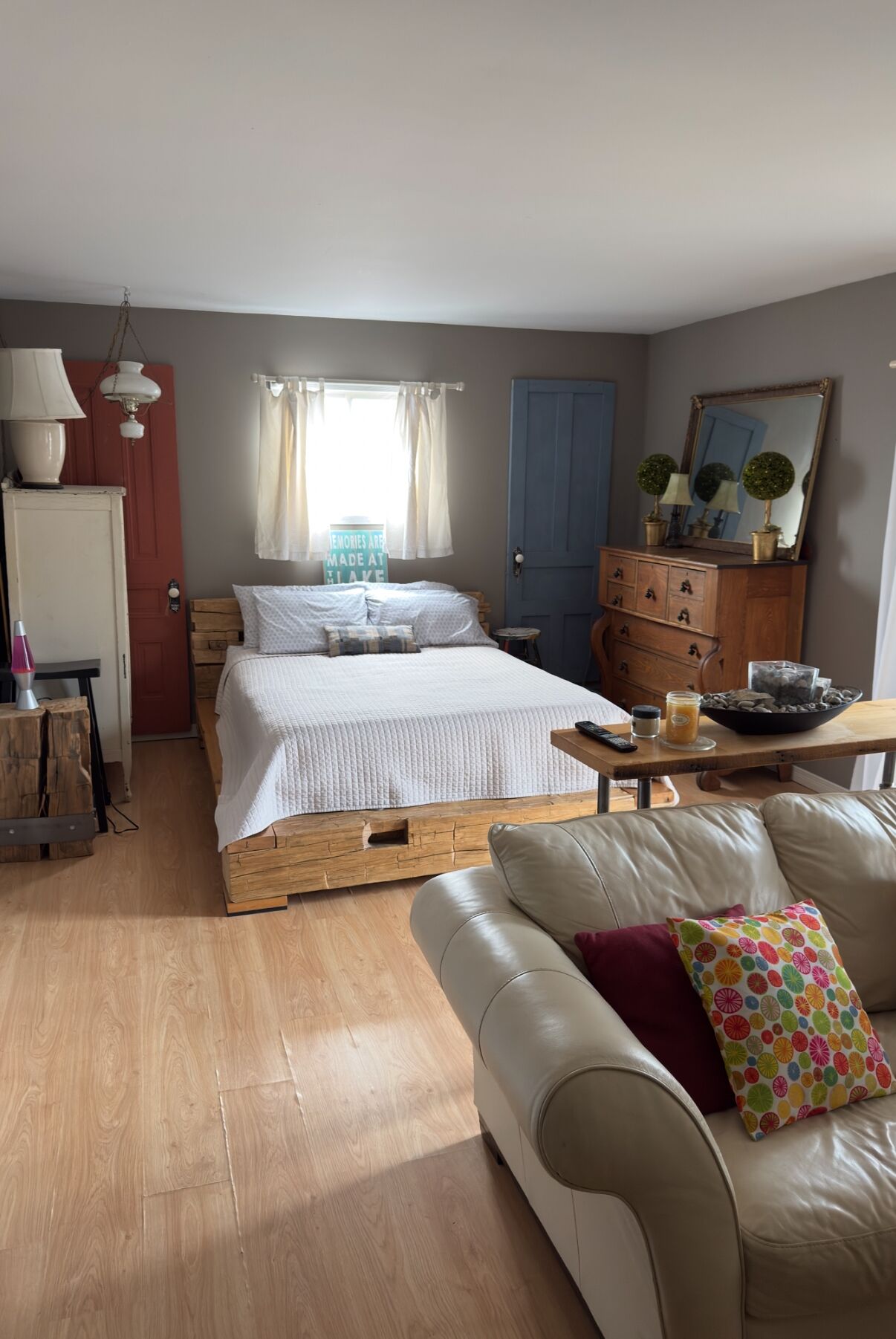 3 chambres, fer et planche à repasser, Wi-Fi gratuit, draps fournis