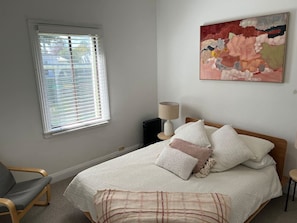 3 bedrooms, iron/ironing board, free WiFi, bed sheets - East Orange Comfort and Luxury (Orange)