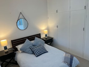 3 habitaciones, tabla de planchar con plancha y wifi gratis