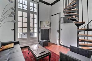 Room - Chic Loft with Big Private Terrace on Ile Saint Louis (Paris)