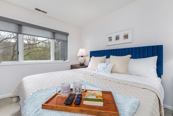 Unclassified image, 1 of 30, button