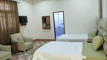 Deluxe Double or Twin Room | Desk, free WiFi