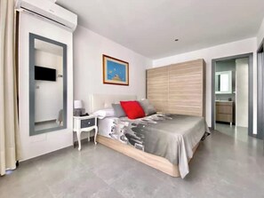 2 chambres, fer et planche à repasser, Wi-Fi, draps fournis