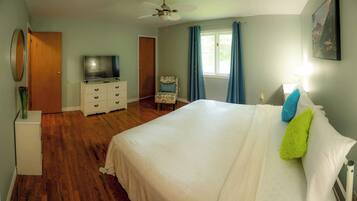 3 bedrooms, desk, iron/ironing board, WiFi