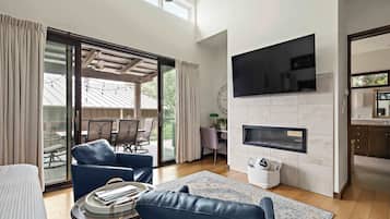 TV, fireplace, offices