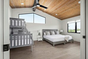 3 bedrooms, desk, iron/ironing board, travel crib