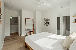 4 bedrooms, desk, iron/ironing board, WiFi