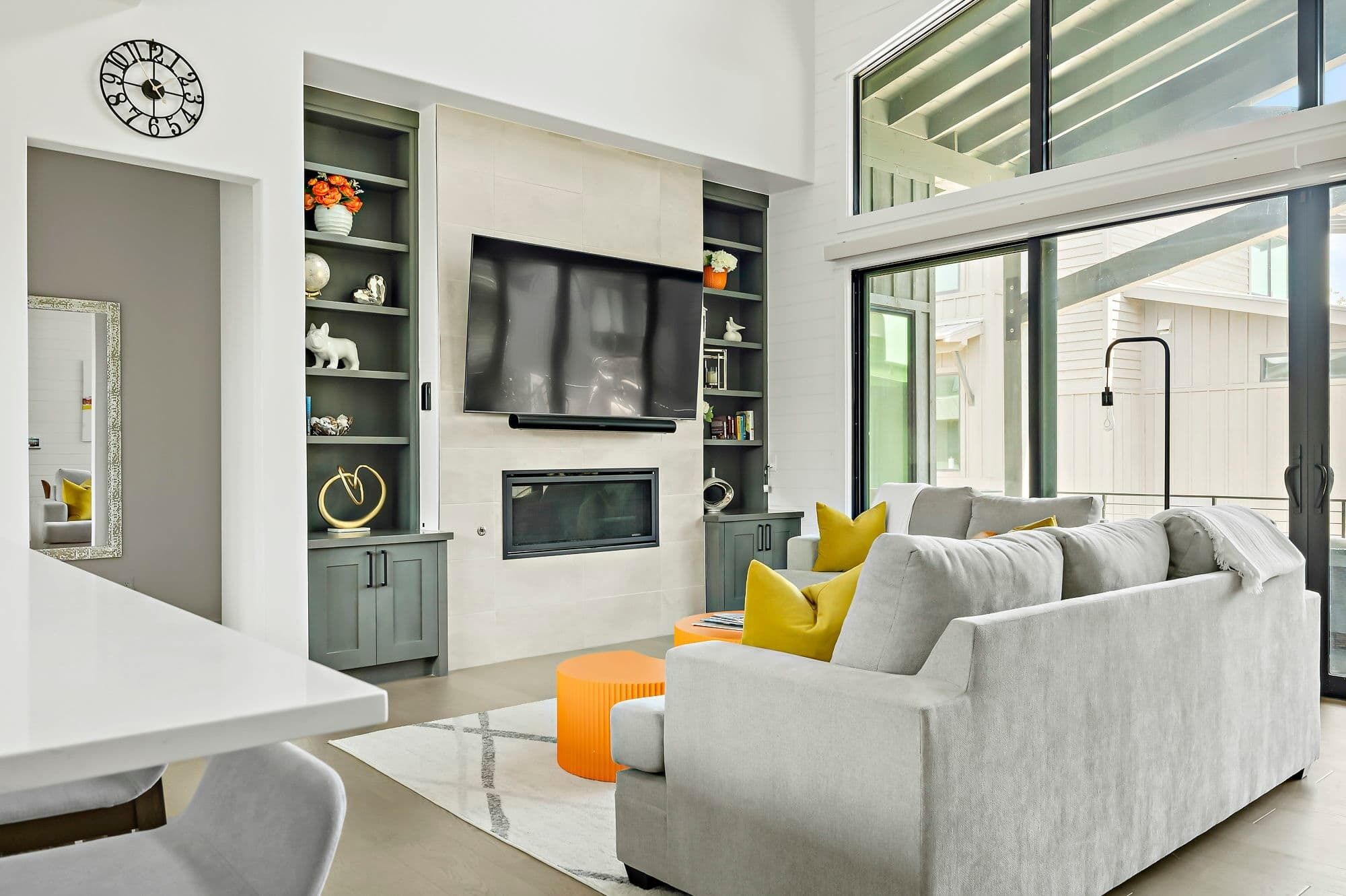 TV, fireplace, offices