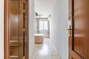 3 bedrooms, bed sheets