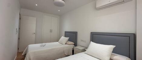 3 chambres, fer et planche à repasser, Wi-Fi gratuit, draps fournis