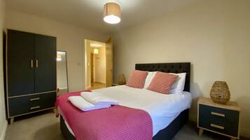 2 bedrooms, iron/ironing board, free WiFi, bed sheets