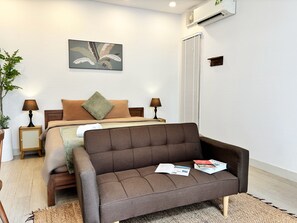 Deluxe Room, 1 King Bed, Balcony | Premium bedding, memory foam beds, minibar, individually decorated - OSÓ Residences & Staycation (Ho Chi Minh City)