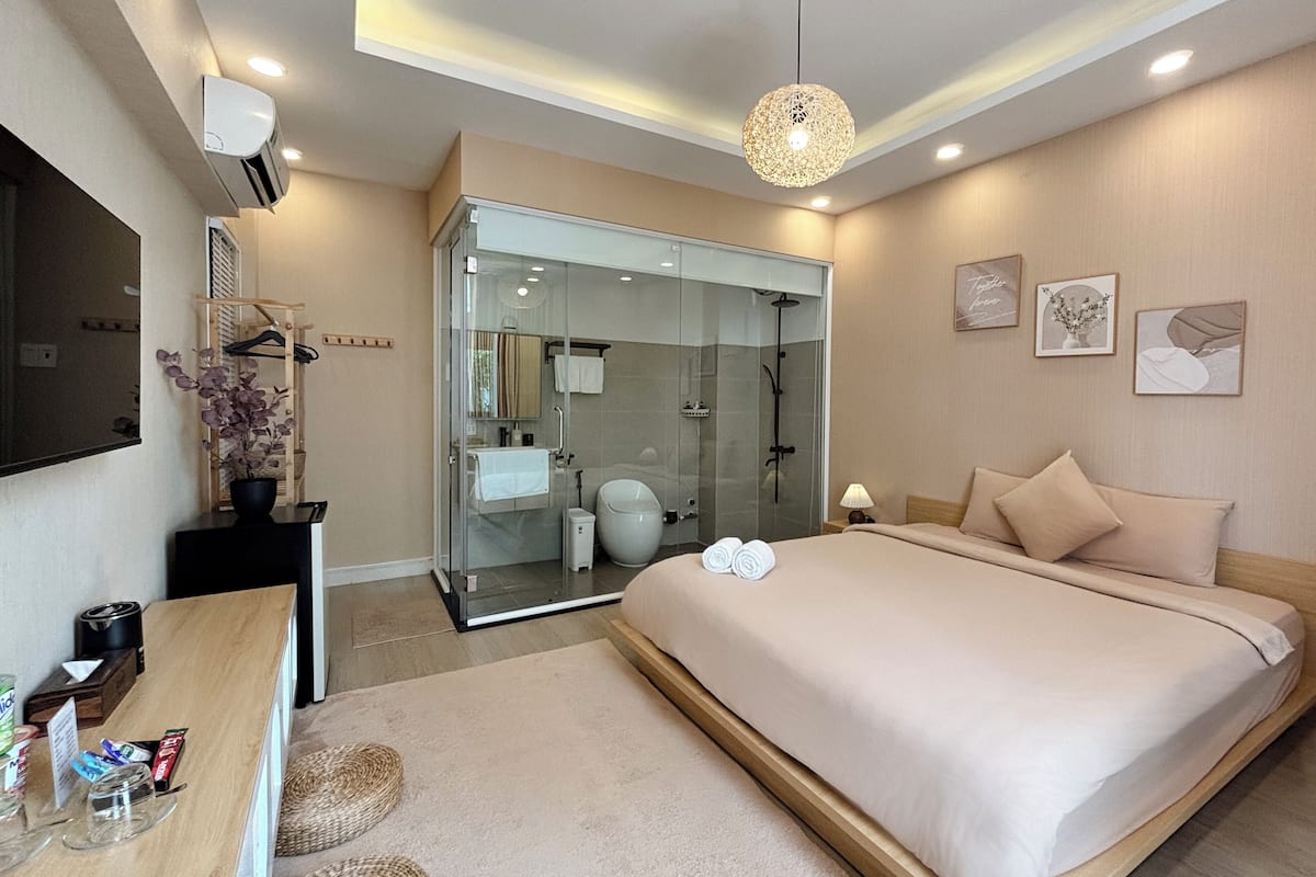 Deluxe Room, 1 Double Bed, Balcony