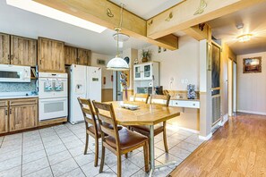 Dining - Near Family-Friendly Attractions: Northglenn Home! (Northglenn)