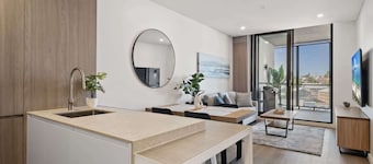 Charming 1-Bed with Rooftop Access & Parking