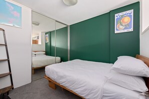 1 chambre, fer et planche à repasser, Wi-Fi, draps fournis