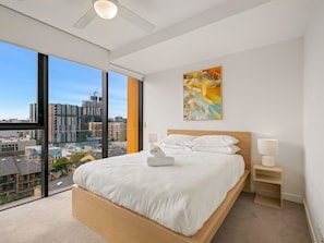 2 bedrooms, desk, iron/ironing board, WiFi