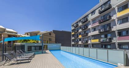 Central East Perth Flat with Pool & Gym Access