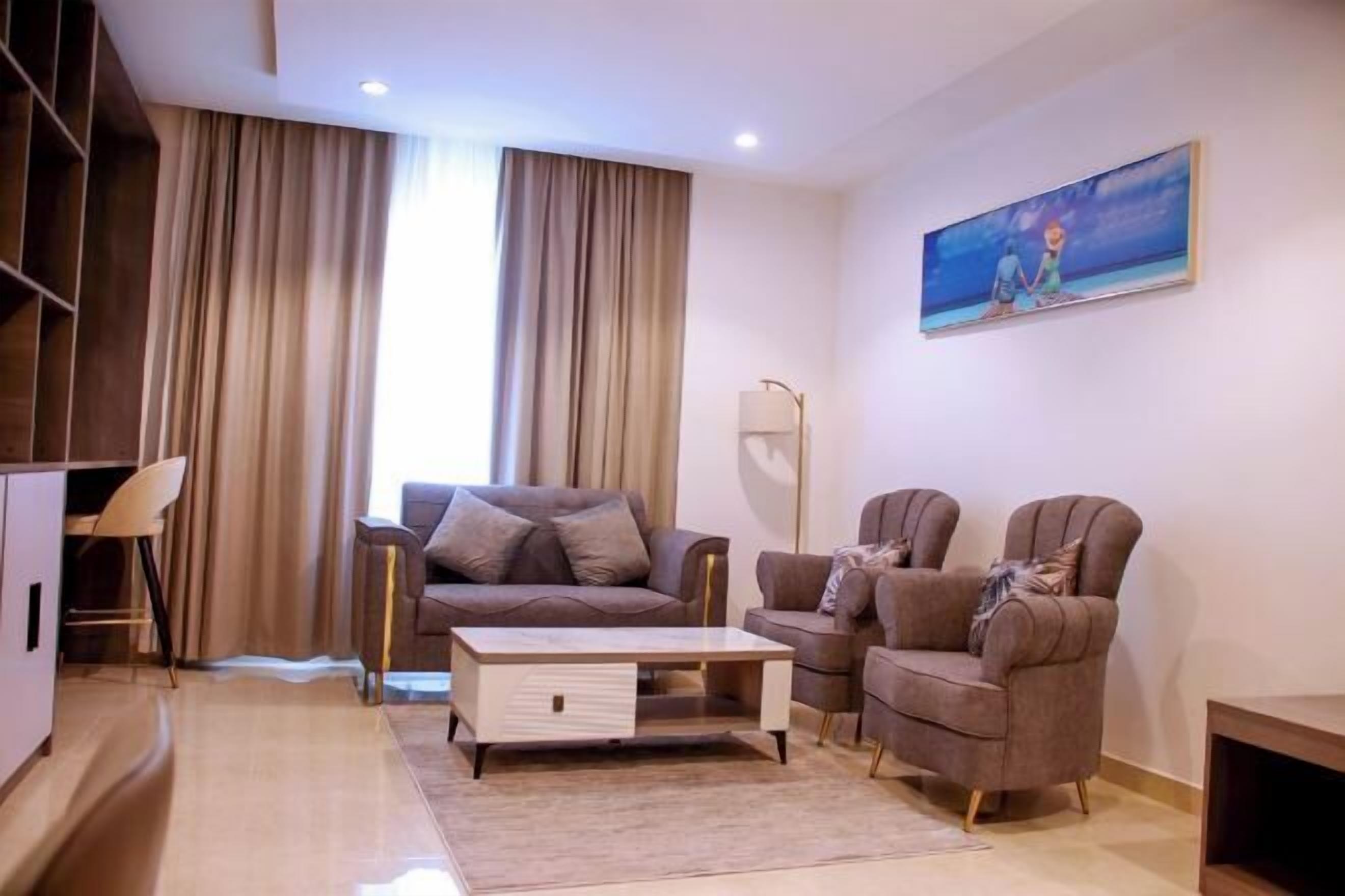 تجهيزات عازلة للصوت وأسرّة أطفال/رضّع