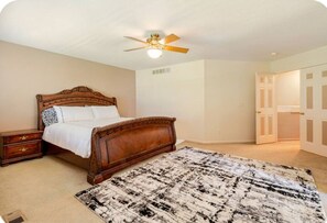 4 bedrooms, in-room safe, iron/ironing board, free WiFi