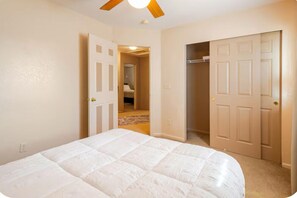 4 quartos, ferros/tábuas de passar roupa, Wi-Fi, roupa de cama