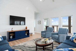 TV - Waterfront Getaway w/ Pier & Kayak Access! (Aransas Pass)