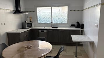 Microwave, stovetop, dishwasher