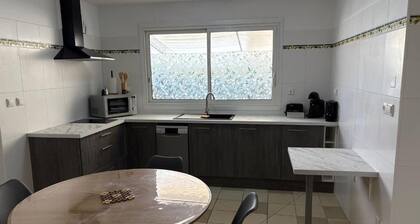 gite chez Galinette 50M2 plus 50M2 de terasse privative Ă 300m du centre