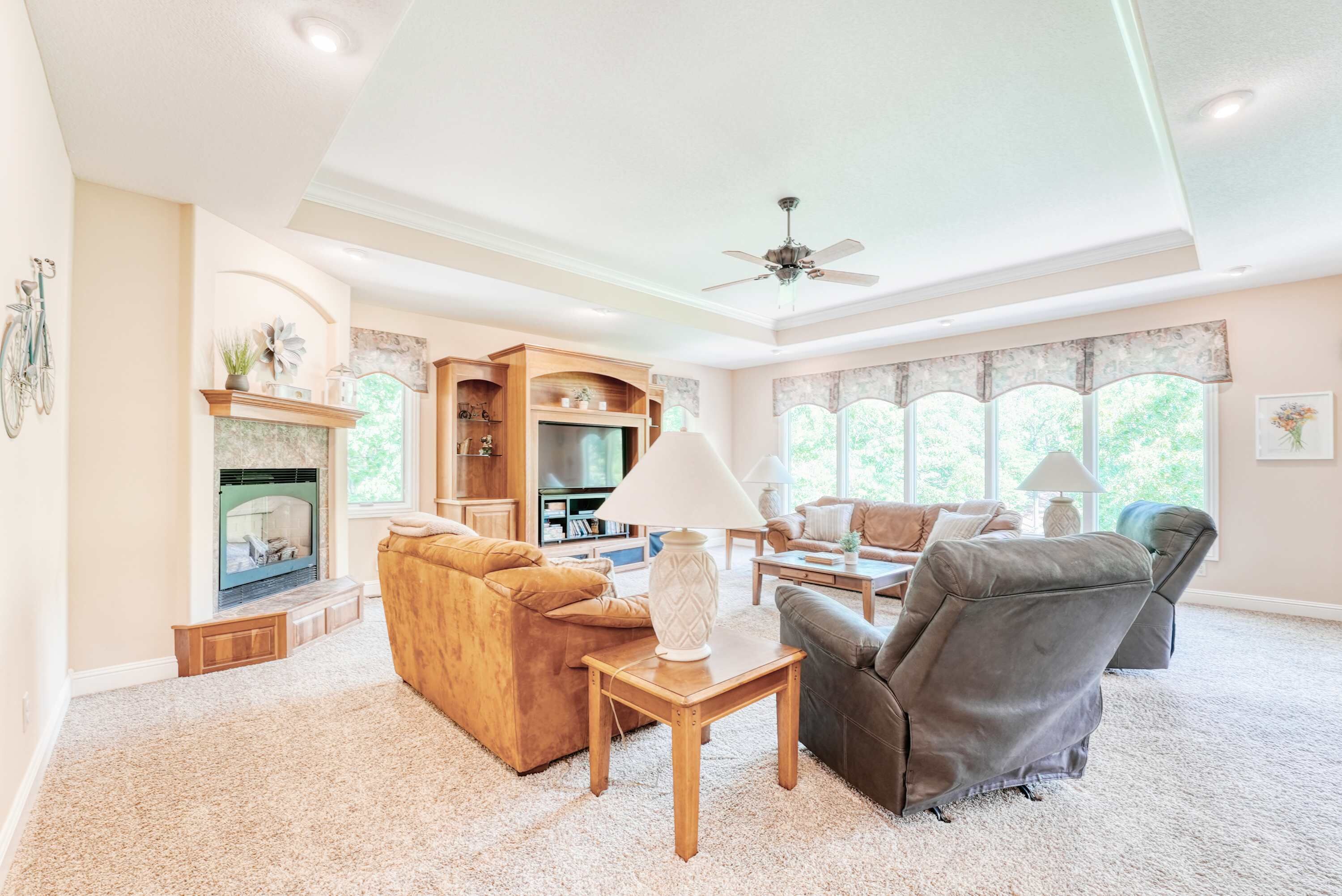 TV, fireplace, DVD player, offices