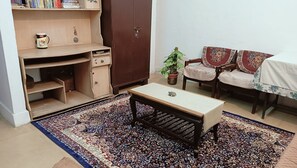 Living area - 2 large rooms in the center of Lucknow in a peaceful colony. (Lucknow)
