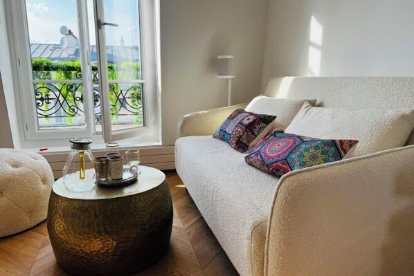 Cots/infant beds - Paris Monceau by Edelsam (Paris)