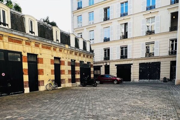 Exterior - Paris Monceau by Edelsam (Paris)