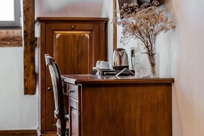 Cribs/infant beds - Casa Chitic - Hotel & Restaurant- STR Nicolae Balcescu 13 (Brasov)